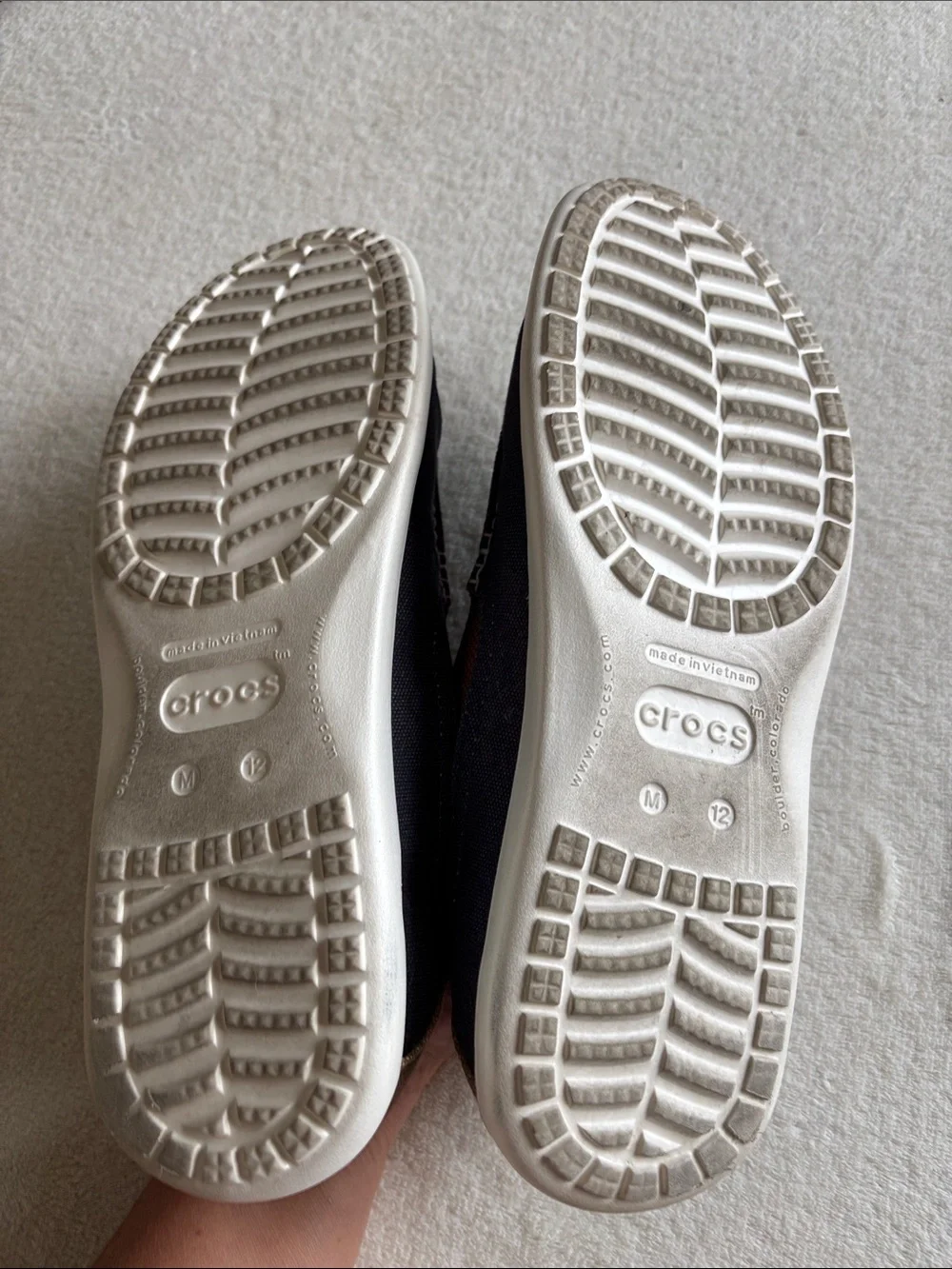 Crocs Santa Cruz 2.0 Men Sz 12 slide on loafers Navy/Hazelnut beach travel